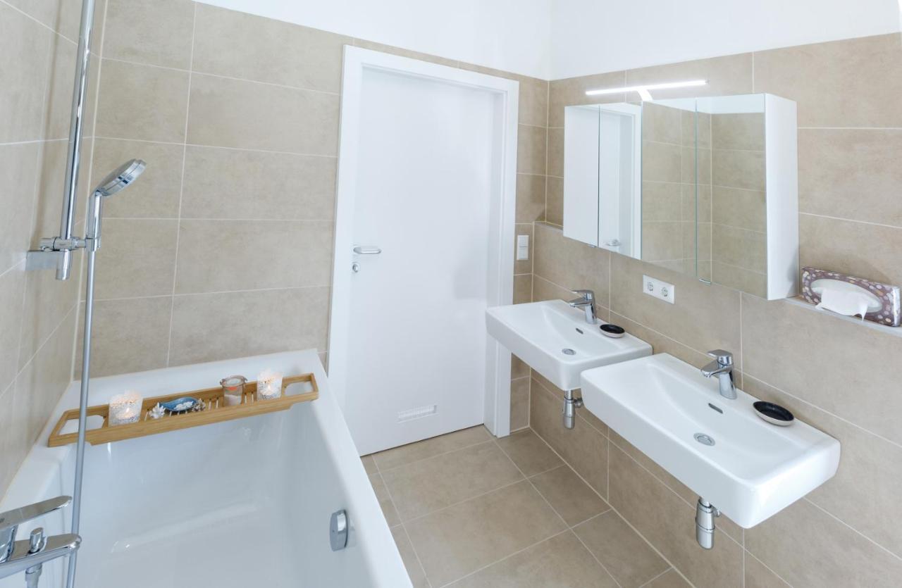 Ferienwohnung Narzisse - City Appartement Im Kurpark Bad Aussee Bagian luar foto
