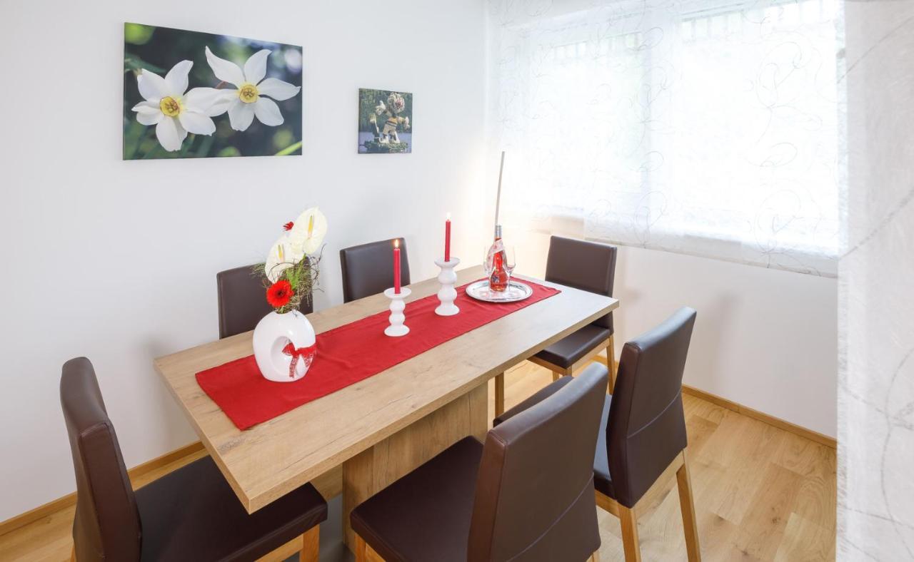 Ferienwohnung Narzisse - City Appartement Im Kurpark Bad Aussee Bagian luar foto